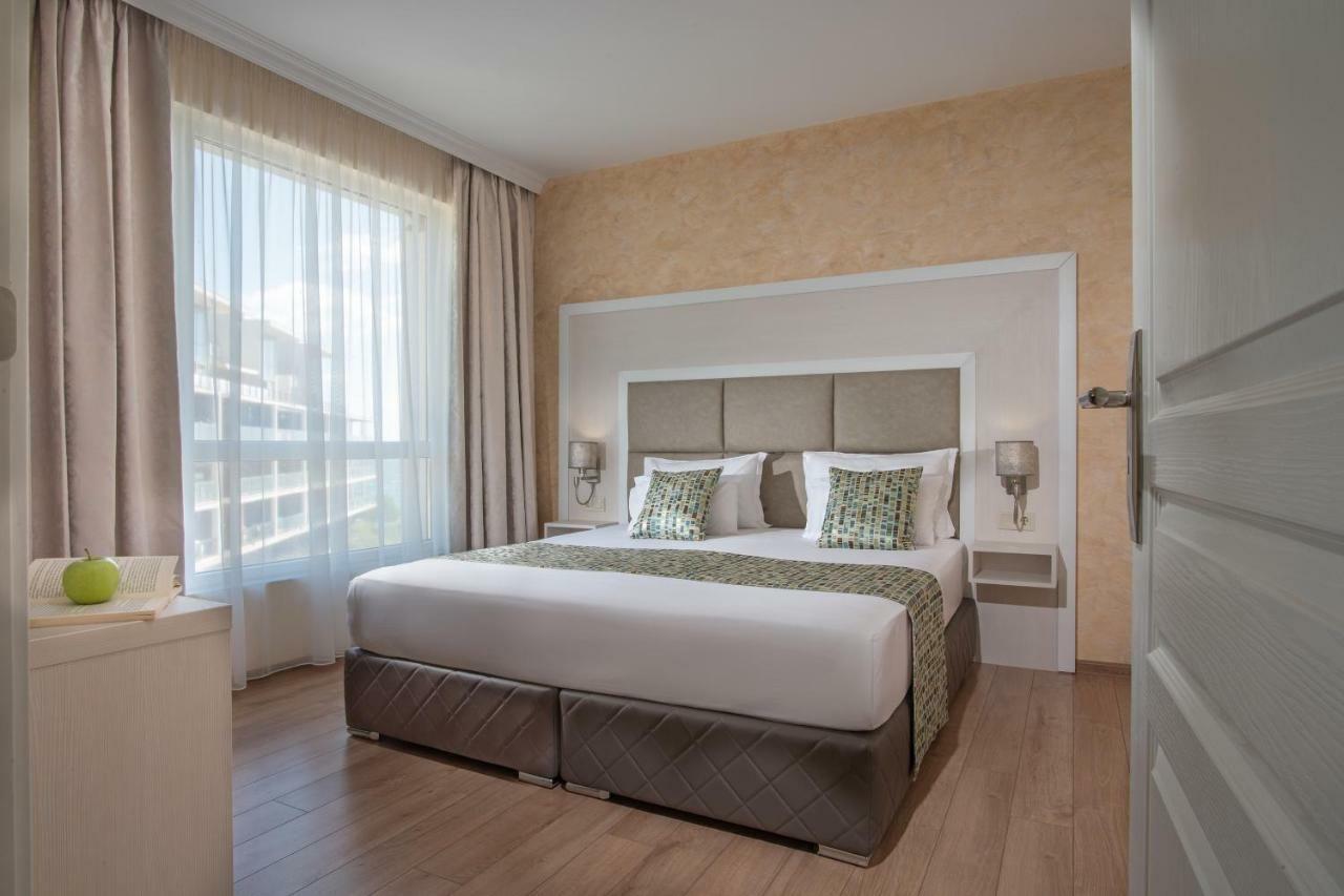 Marina White Sands Beach Hotel Obzor Exterior photo
